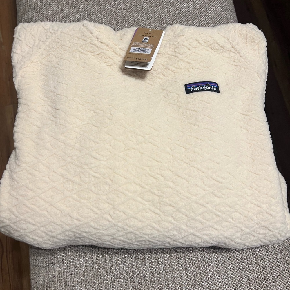 Patagonia hoodie women’s oyster white diamond Capra hoody Lg 25106 FA19 $159 NWT
